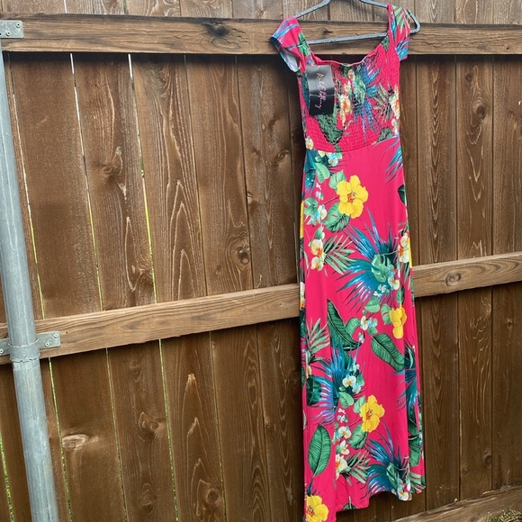 Hawaiian off-the-shoulder maxi dress size M nwt - Picture 6 of 6